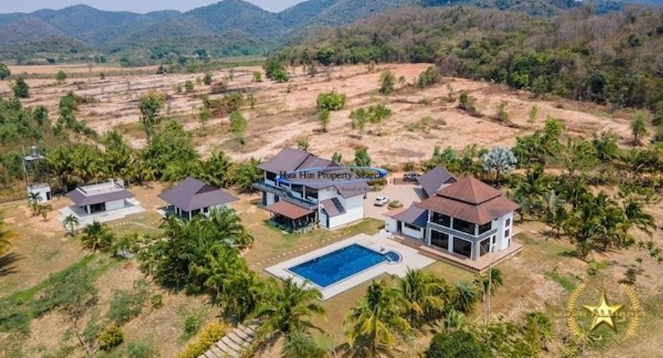 For sale 8 bedrooms house in Hua Hin, Prachuap Khiri Khan