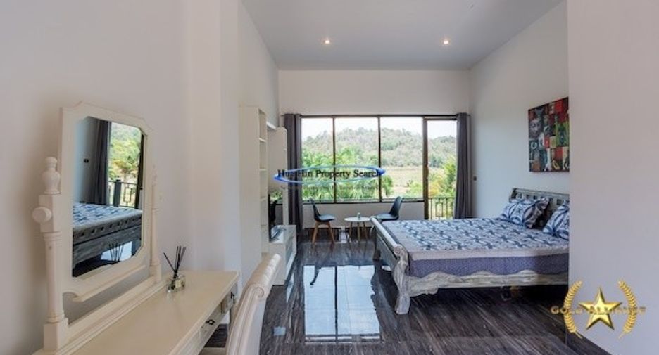 For sale 8 bedrooms house in Hua Hin, Prachuap Khiri Khan