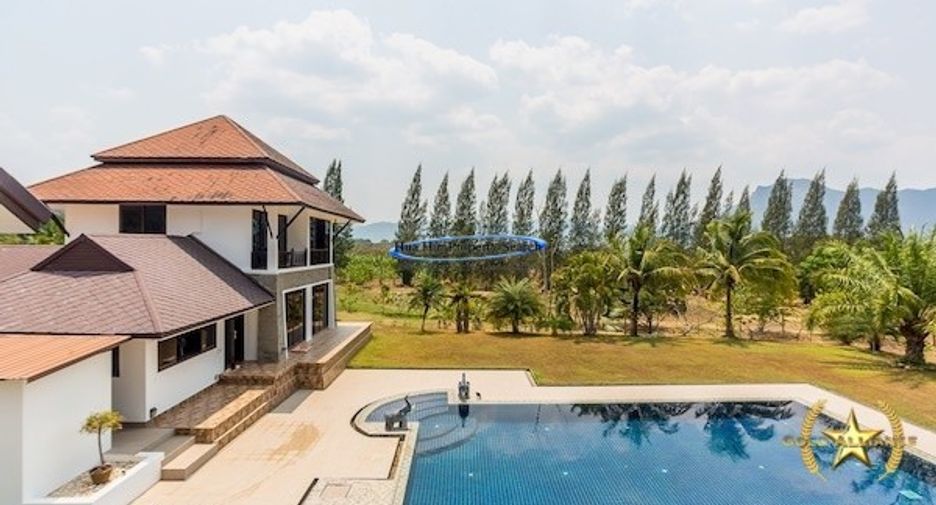 For sale 8 bedrooms house in Hua Hin, Prachuap Khiri Khan