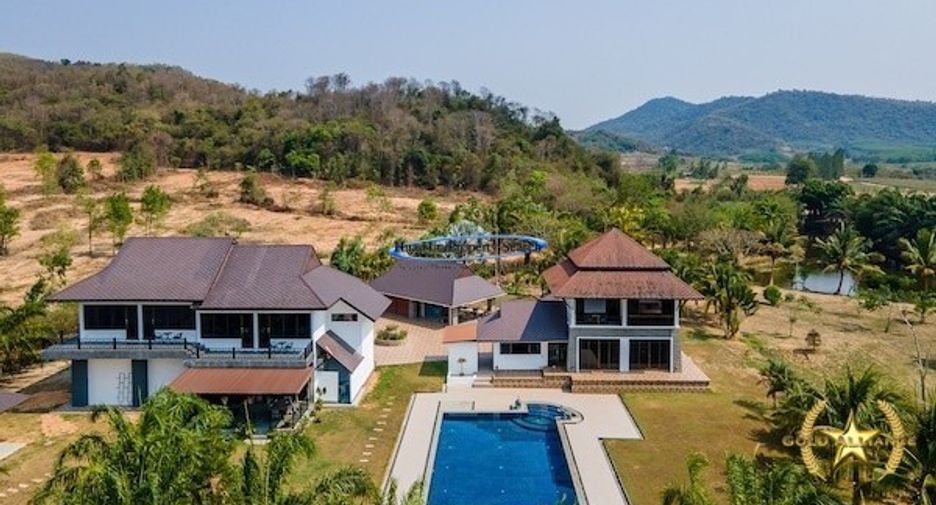 For sale 8 bedrooms house in Hua Hin, Prachuap Khiri Khan