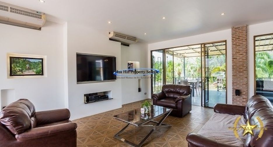 For sale 8 bedrooms house in Hua Hin, Prachuap Khiri Khan