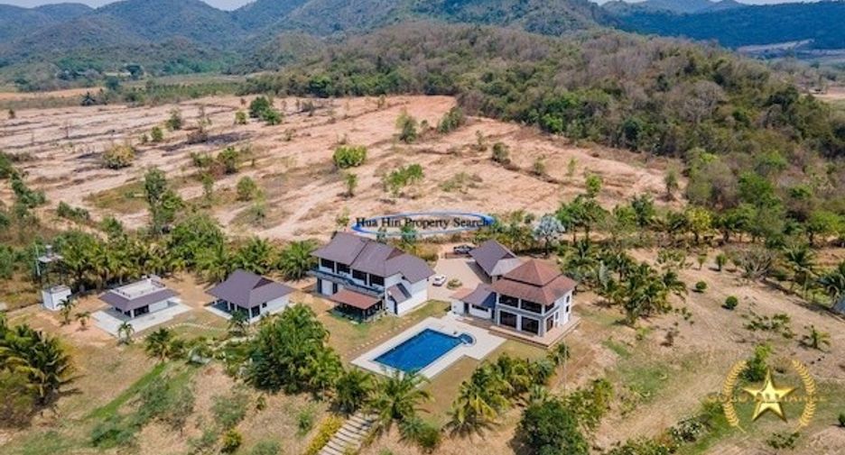 For sale 8 bedrooms house in Hua Hin, Prachuap Khiri Khan
