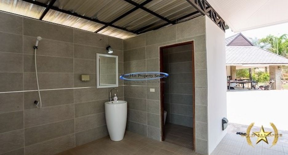 For sale 8 bedrooms house in Hua Hin, Prachuap Khiri Khan