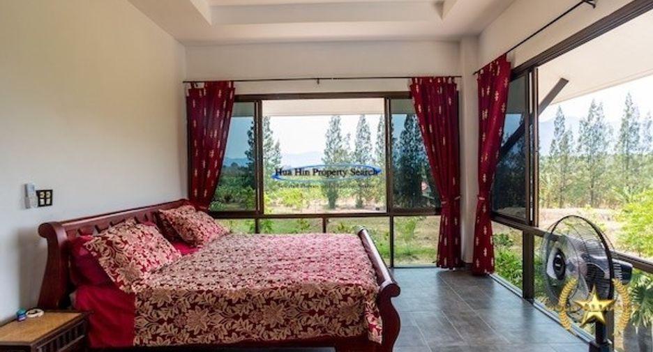 For sale 8 bedrooms house in Hua Hin, Prachuap Khiri Khan