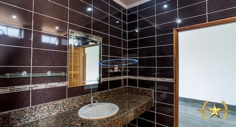 For sale 8 bedrooms house in Hua Hin, Prachuap Khiri Khan