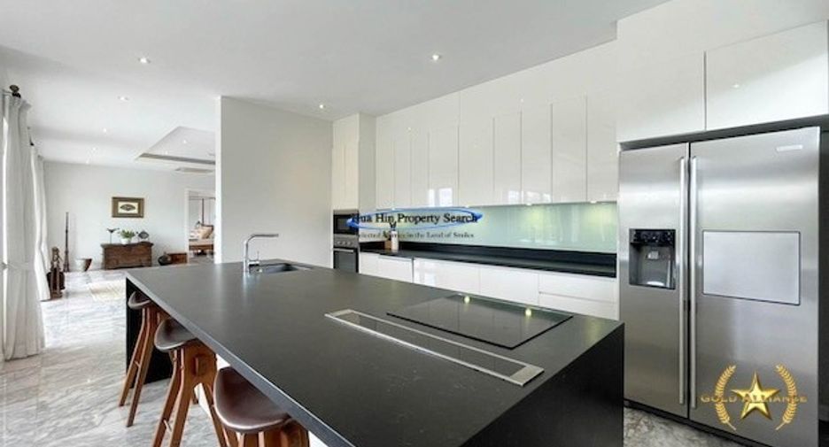 For sale 4 ベッドルーム house in Hua Hin, Prachuap Khiri Khan