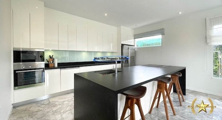 For sale 4 ベッドルーム house in Hua Hin, Prachuap Khiri Khan