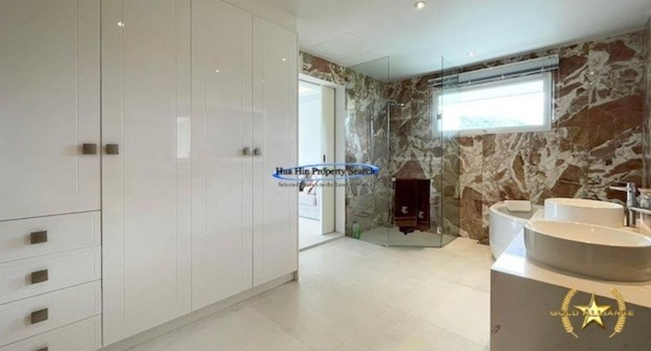 For sale 4 bedrooms house in Hua Hin, Prachuap Khiri Khan