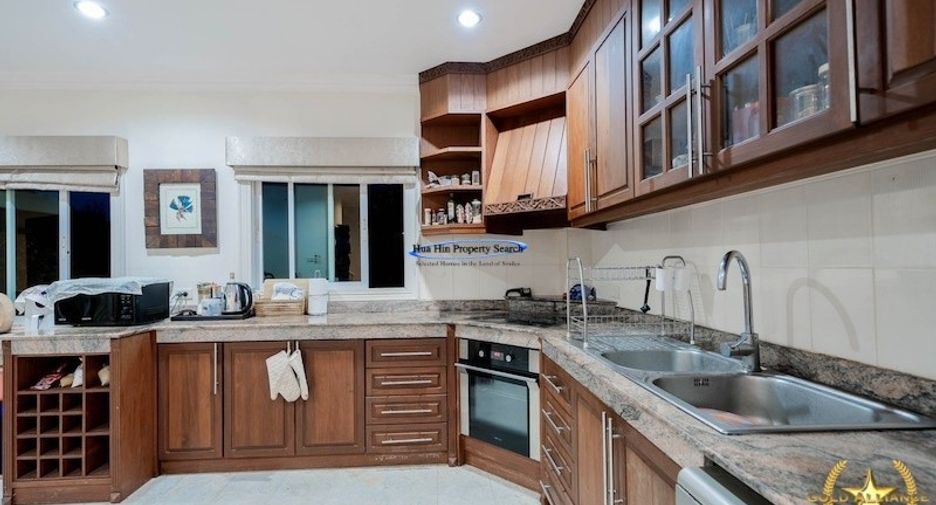 Haus zum Kauf mit 6 Zimmer in Pran Buri, Prachuap Khiri Khan