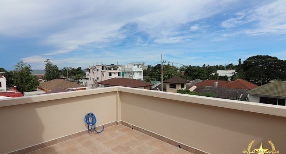 For sale 4 bedrooms house in Hua Hin, Prachuap Khiri Khan