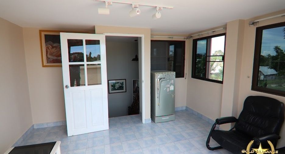 For sale 4 bedrooms house in Hua Hin, Prachuap Khiri Khan