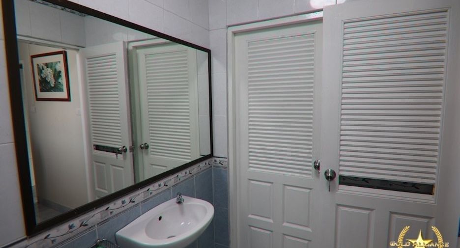 For sale 4 bedrooms house in Hua Hin, Prachuap Khiri Khan