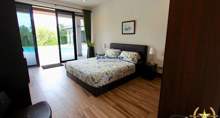 For sale 6 ベッドルーム house in Pran Buri, Prachuap Khiri Khan