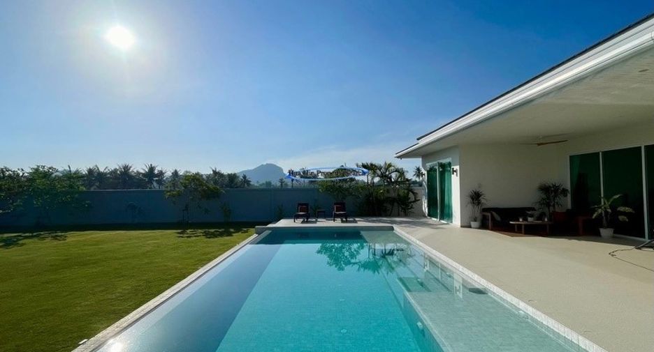 For sale 4 bedrooms house in Hua Hin, Prachuap Khiri Khan