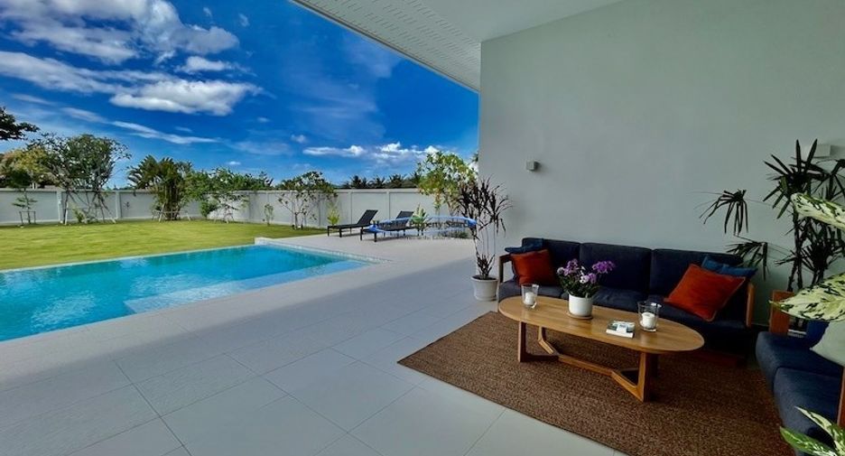 For sale 4 bedrooms house in Hua Hin, Prachuap Khiri Khan