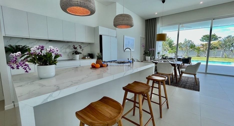 For sale 4 bedrooms house in Hua Hin, Prachuap Khiri Khan