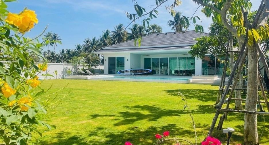For sale 4 bedrooms house in Hua Hin, Prachuap Khiri Khan