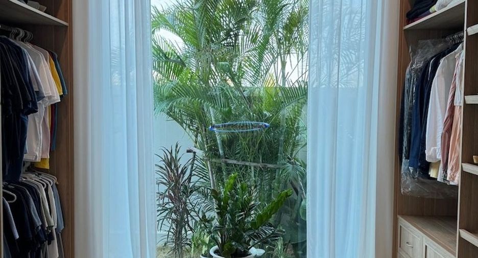 For sale 4 bedrooms house in Hua Hin, Prachuap Khiri Khan