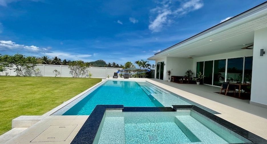 For sale 4 bedrooms house in Hua Hin, Prachuap Khiri Khan