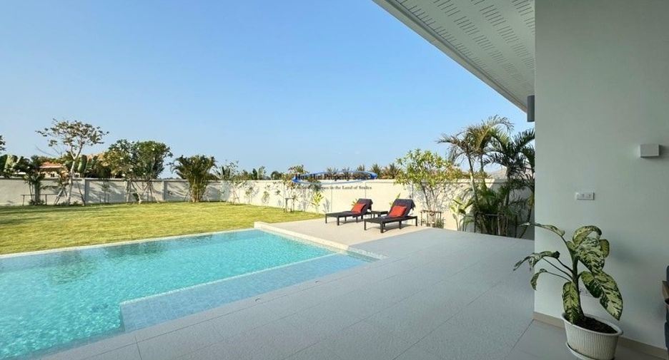 For sale 4 bedrooms house in Hua Hin, Prachuap Khiri Khan