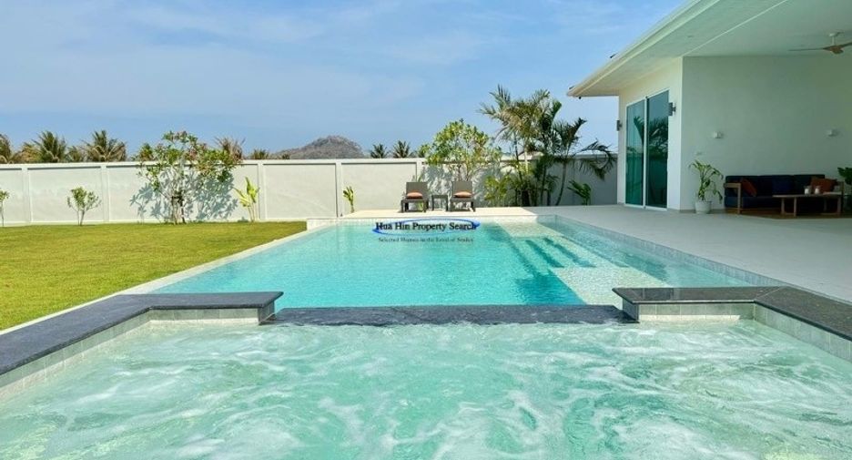 For sale 4 bedrooms house in Hua Hin, Prachuap Khiri Khan