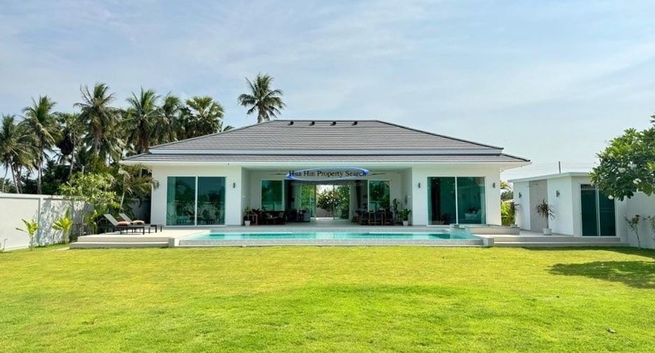 For sale 4 bedrooms house in Hua Hin, Prachuap Khiri Khan