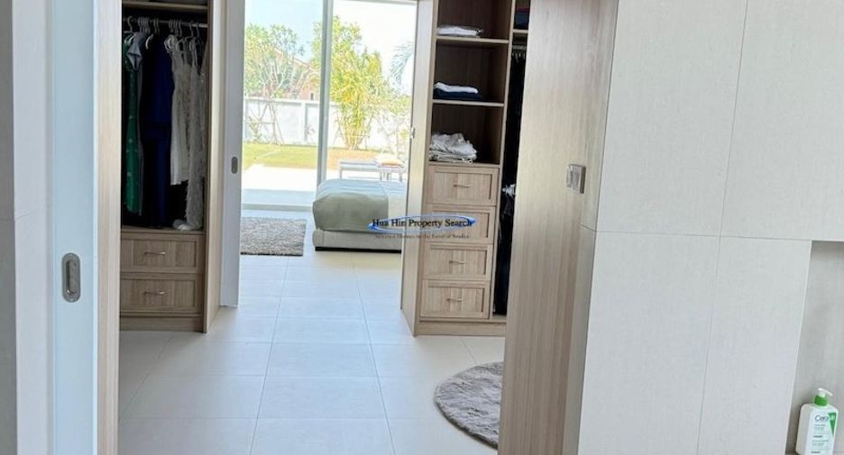 For sale 4 bedrooms house in Hua Hin, Prachuap Khiri Khan