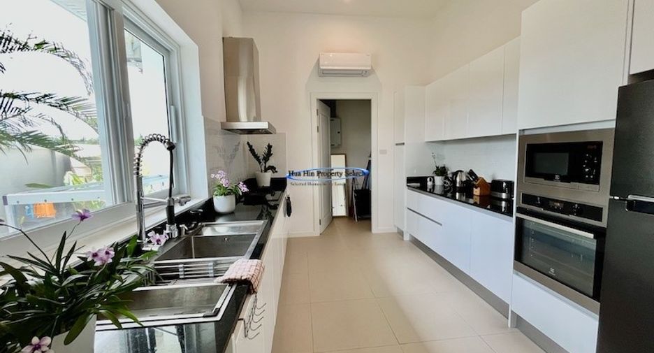 For sale 4 bedrooms house in Hua Hin, Prachuap Khiri Khan