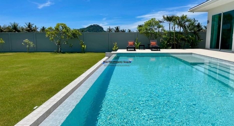 For sale 4 bedrooms house in Hua Hin, Prachuap Khiri Khan