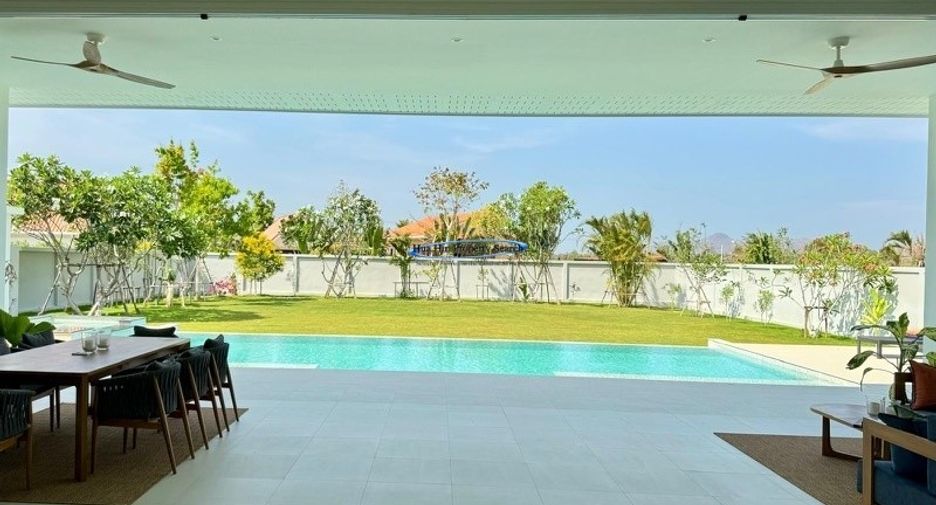 For sale 4 bedrooms house in Hua Hin, Prachuap Khiri Khan