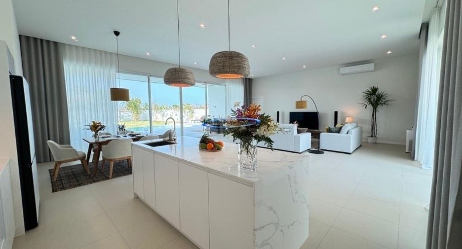 For sale 4 bedrooms house in Hua Hin, Prachuap Khiri Khan