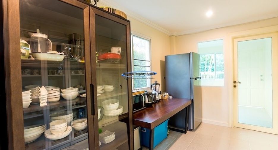 For sale 4 bedrooms house in Pran Buri, Prachuap Khiri Khan