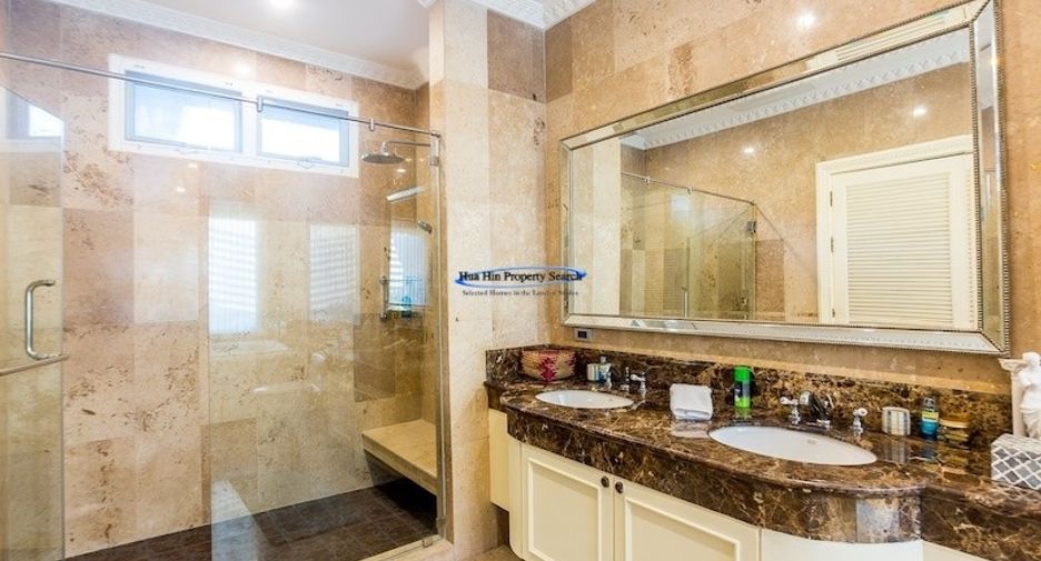For sale 4 bedrooms house in Pran Buri, Prachuap Khiri Khan