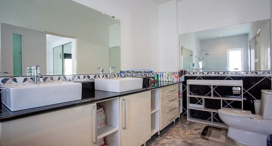 For sale 3 bedrooms house in Hua Hin, Prachuap Khiri Khan