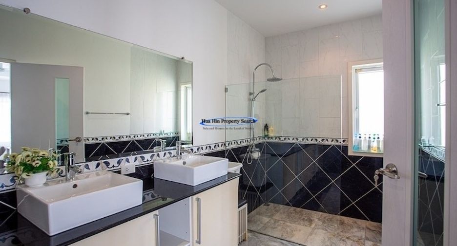 For sale 3 bedrooms house in Hua Hin, Prachuap Khiri Khan