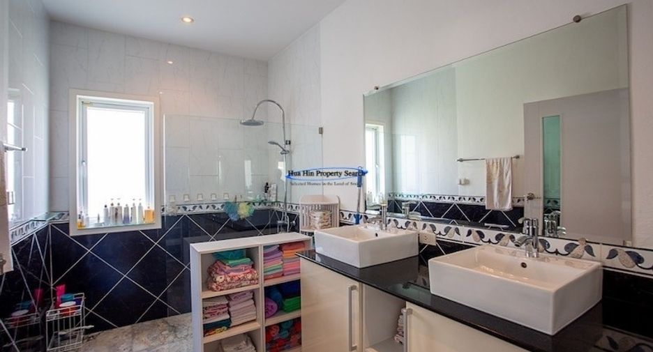 For sale 3 bedrooms house in Hua Hin, Prachuap Khiri Khan