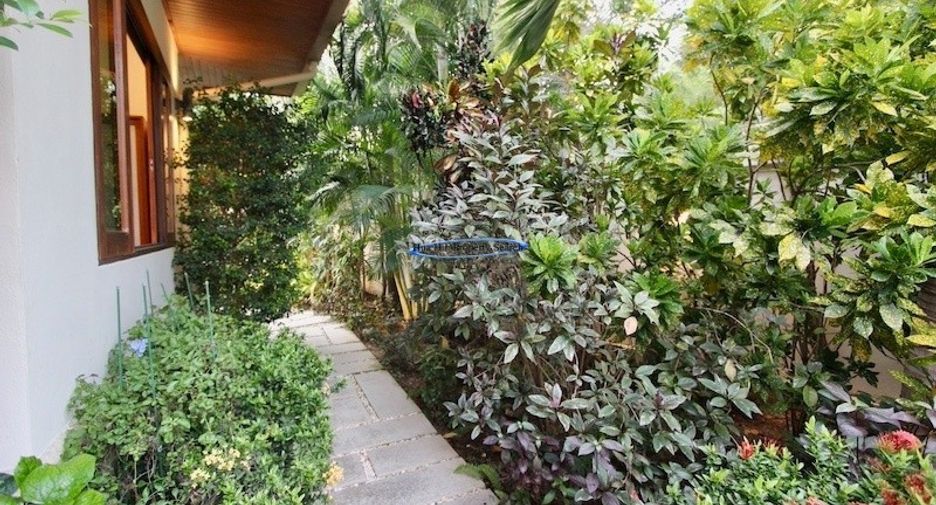 For sale 4 bedrooms house in Sam Roi Yot, Prachuap Khiri Khan