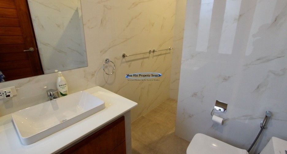 For sale 4 bedrooms house in Sam Roi Yot, Prachuap Khiri Khan