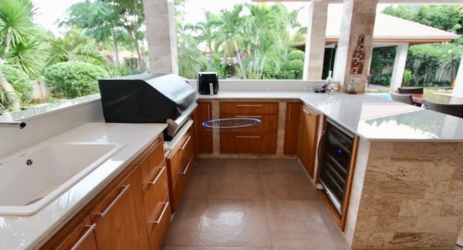 For sale 4 bedrooms house in Sam Roi Yot, Prachuap Khiri Khan