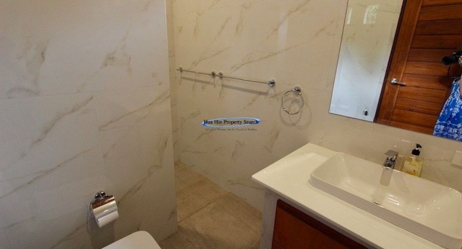 For sale 4 bedrooms house in Sam Roi Yot, Prachuap Khiri Khan