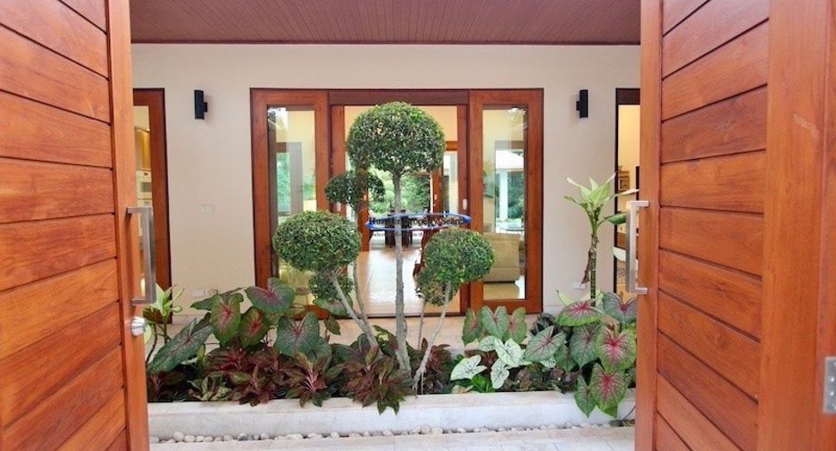 For sale 4 bedrooms house in Sam Roi Yot, Prachuap Khiri Khan