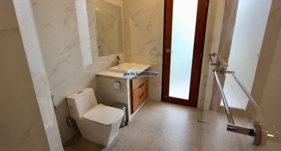 For sale 4 bedrooms house in Sam Roi Yot, Prachuap Khiri Khan