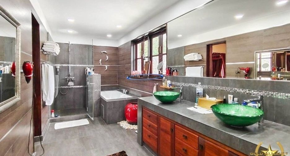 For sale 6 bedrooms house in Hua Hin, Prachuap Khiri Khan