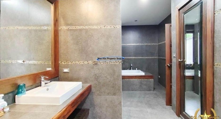 For sale 6 bedrooms house in Hua Hin, Prachuap Khiri Khan