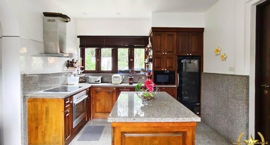 For sale 6 bedrooms house in Hua Hin, Prachuap Khiri Khan
