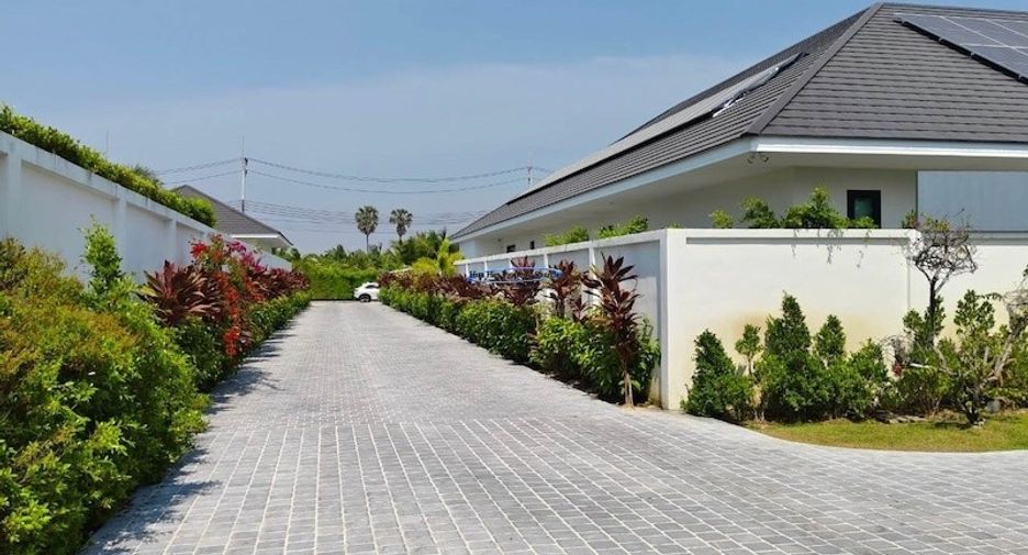 Haus zum Kauf mit 4 Zimmer in Sam Roi Yot, Prachuap Khiri Khan