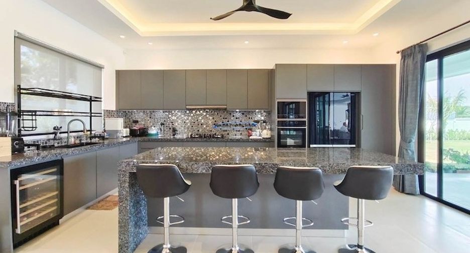 Haus zum Kauf mit 4 Zimmer in Sam Roi Yot, Prachuap Khiri Khan