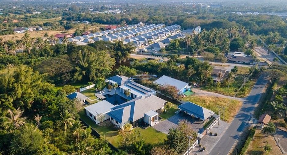 For sale 6 bedrooms house in Hua Hin, Prachuap Khiri Khan