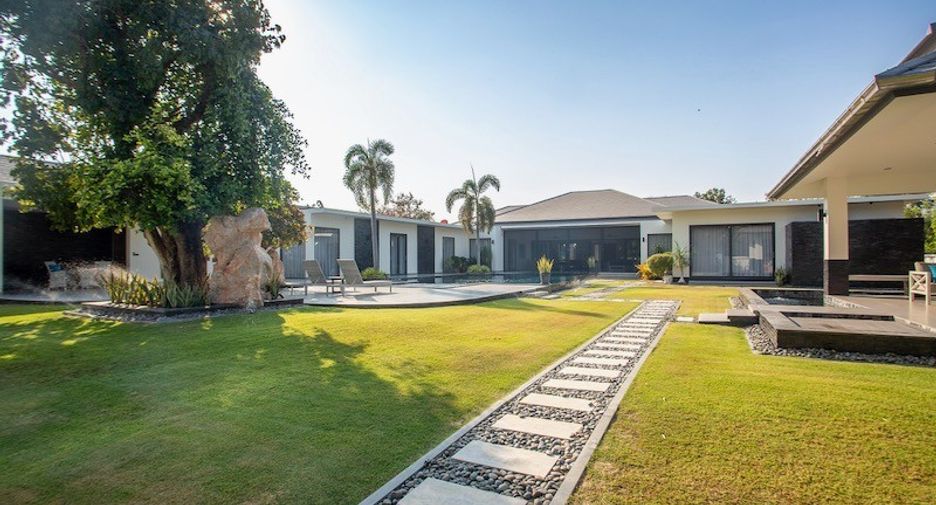 For sale 6 bedrooms house in Hua Hin, Prachuap Khiri Khan