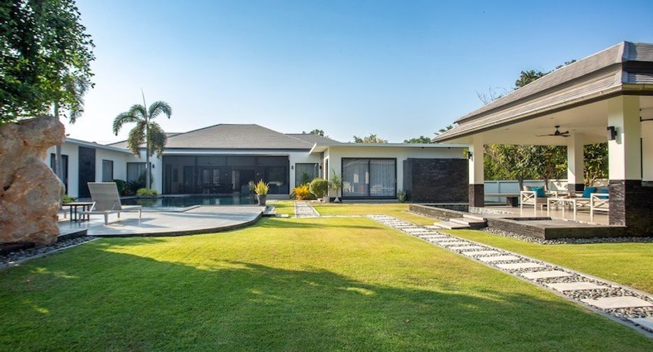 For sale 6 bedrooms house in Hua Hin, Prachuap Khiri Khan